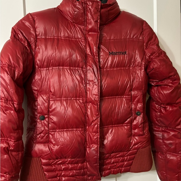 Marmot hooded Red puffer 650 down with detachable faux fur lined hood‎ - Picture 1 of 10